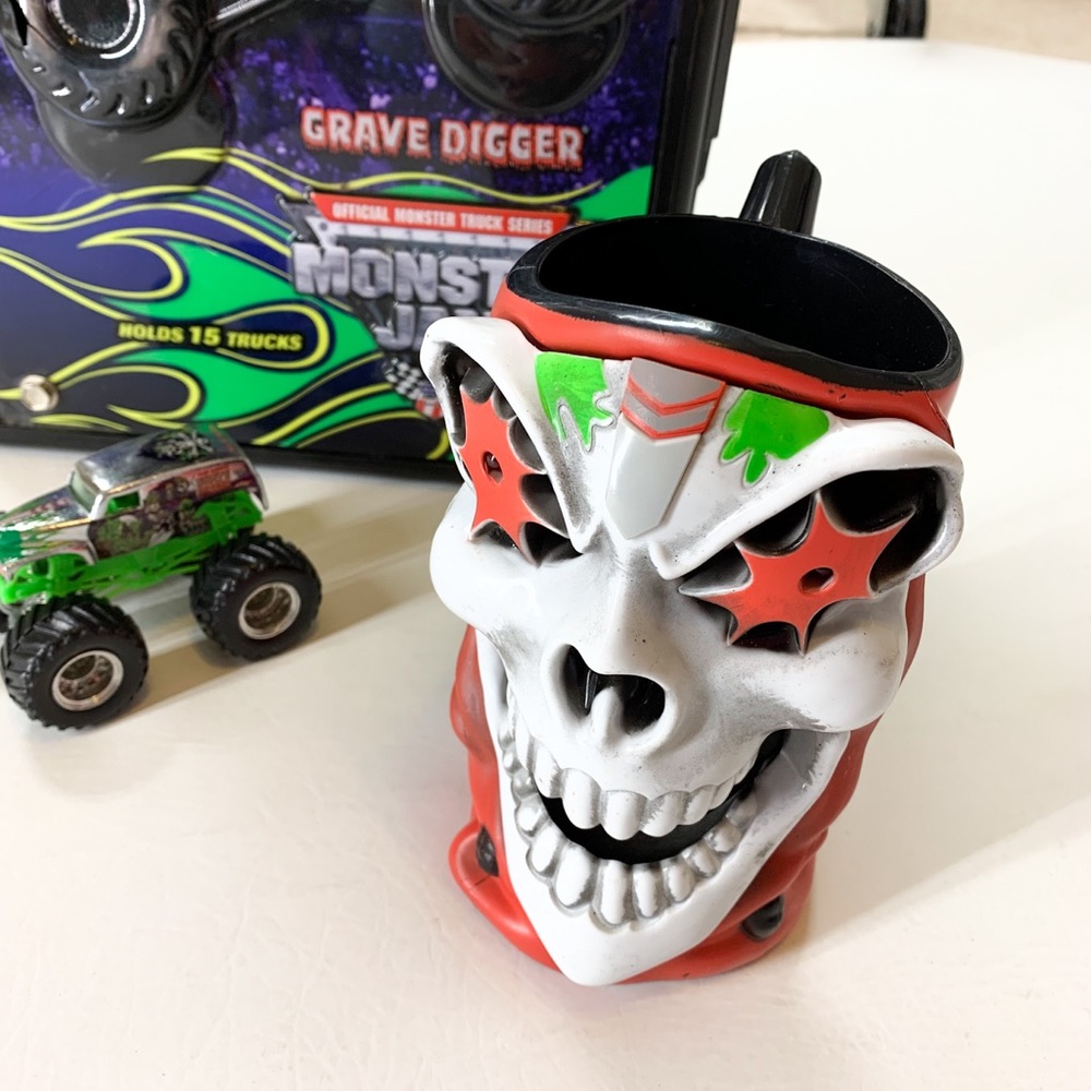 Monster Jam Grave Digger Electronic Cup